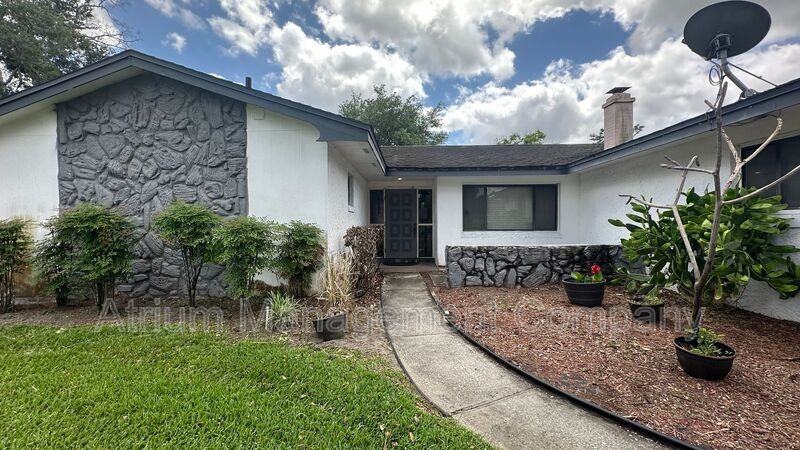 616 Iris St - Photo 2 of 32