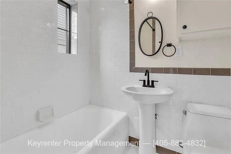 1838 Nw 11th St #3 - Photo 4 of 5