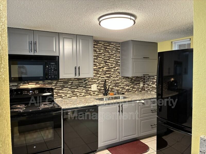 1810 Nw 23rd Blvd #180 - Photo 4 of 25