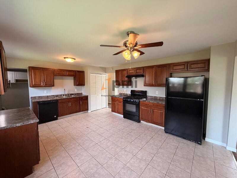 365 Raven Ct - Photo 6 of 22