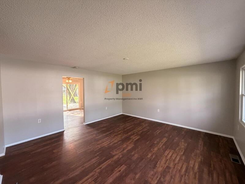 774 Fox River Rd - Photo 3 of 16