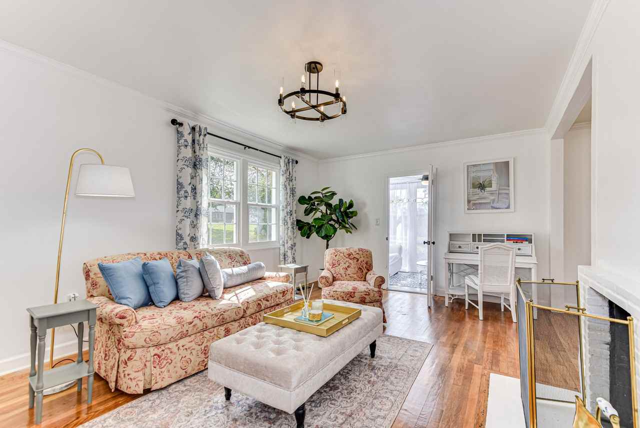 2701 Oakland Ave #NA - Photo 2 of 10