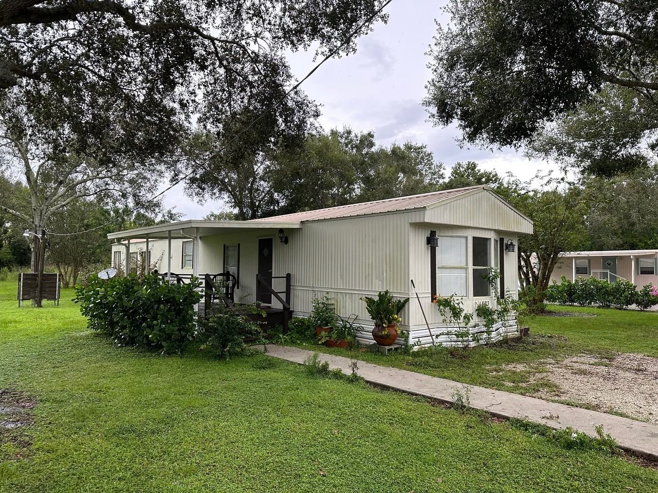 4823 Nw 27th St #NA - Photo 2 of 17