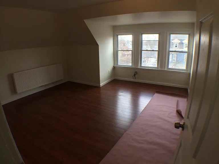 5647 Hampton St #3 - Photo 2 of 13