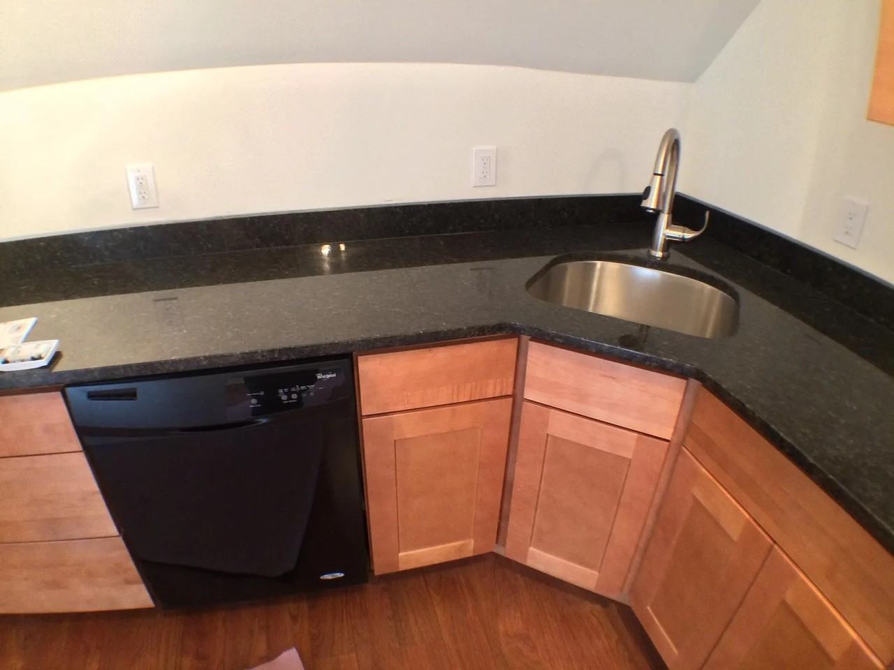 5647 Hampton St #3 - Photo 6 of 13
