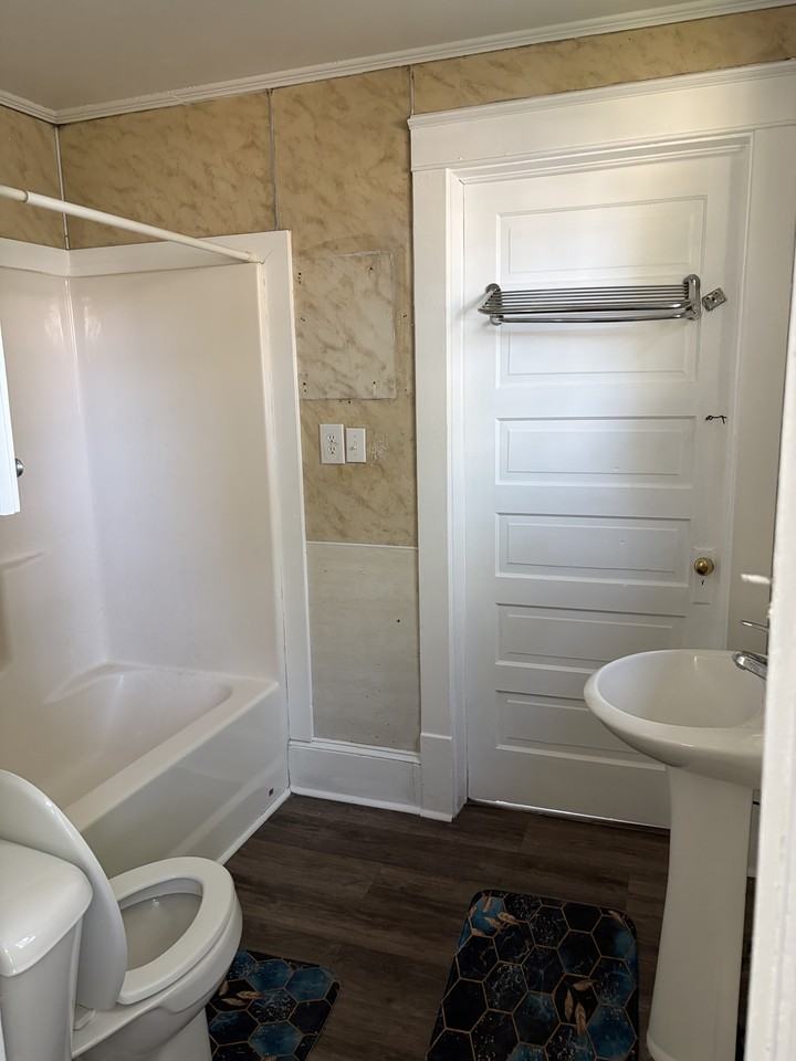 232 Florence St #NA - Photo 7 of 9