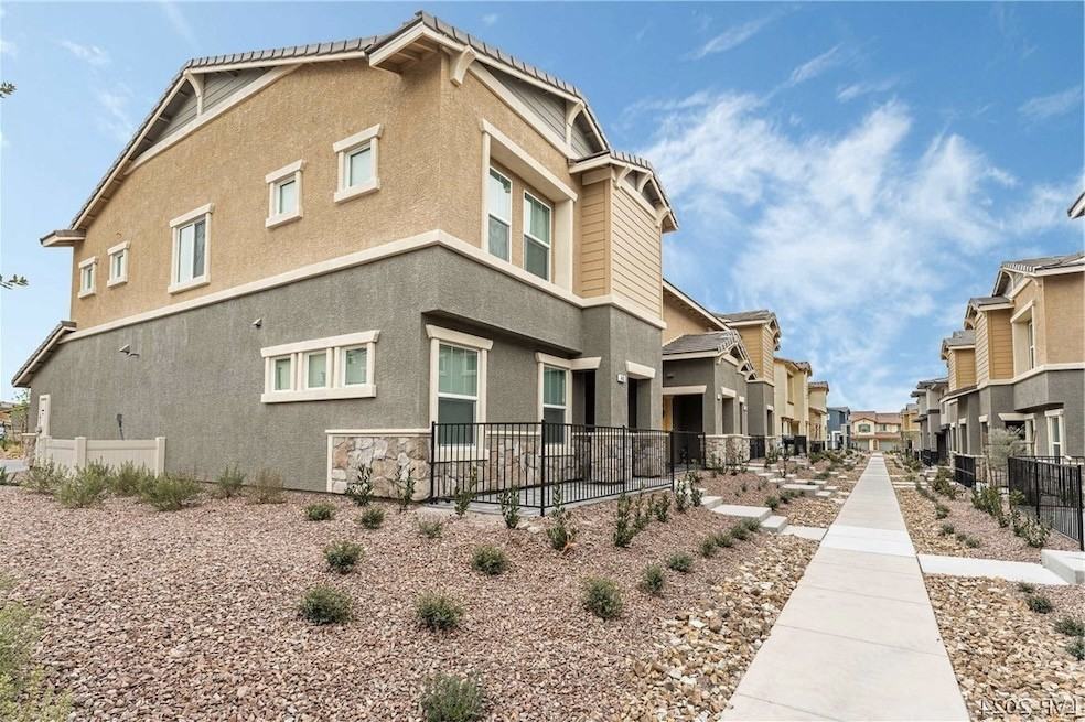 1157 Meadow Sparrow Pl #443 - Photo 2 of 20