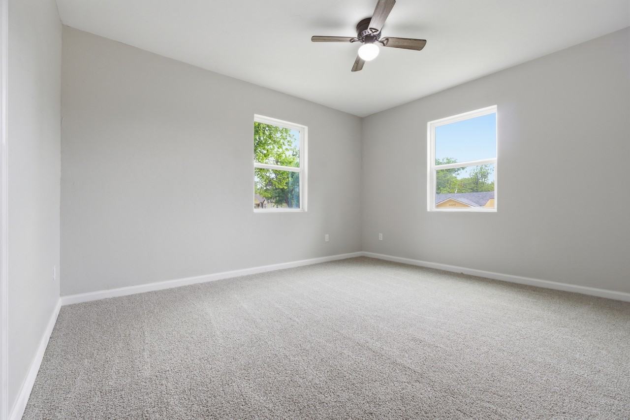 1217 S 12th St #NA - Photo 3 of 11