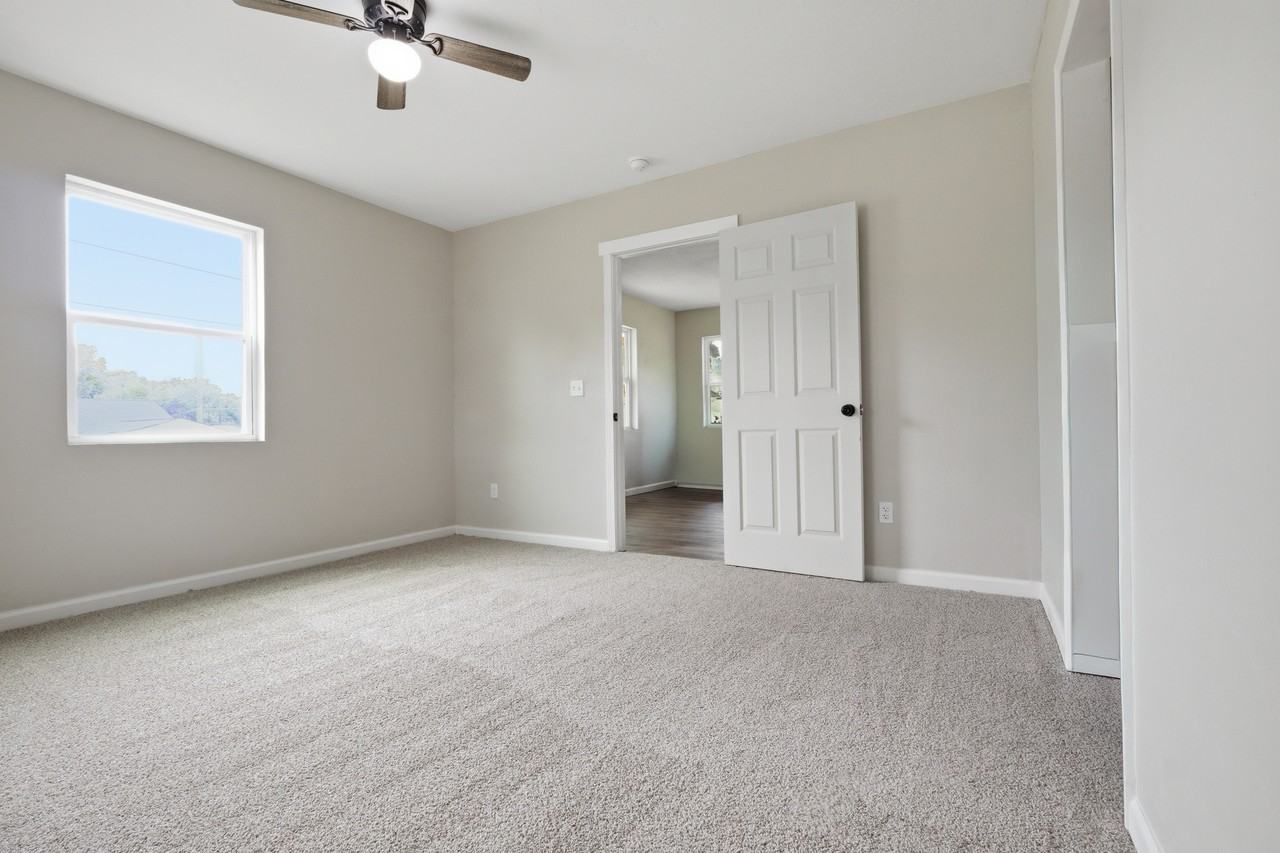 1217 S 12th St #NA - Photo 4 of 11