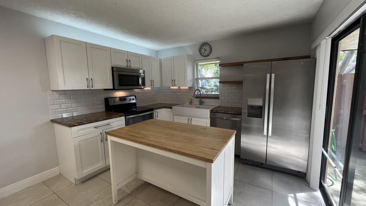 2530 Albatross Rd N #A - Photo 3 of 26