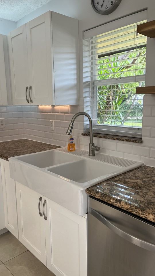 2530 Albatross Rd N #A - Photo 4 of 26