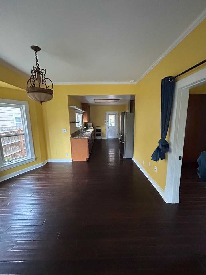 512 Avenue C #NA - Photo 4 of 20