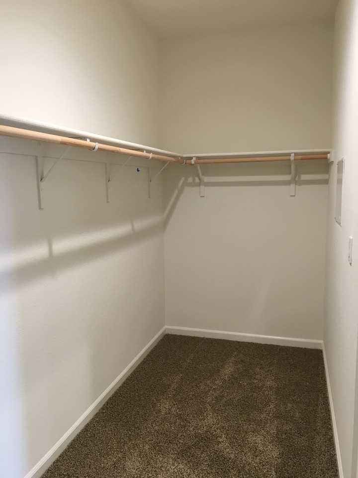 518 Samuel Way #NA - Photo 3 of 15