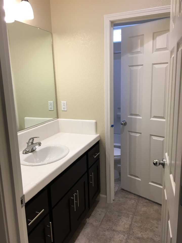 518 Samuel Way #NA - Photo 4 of 15