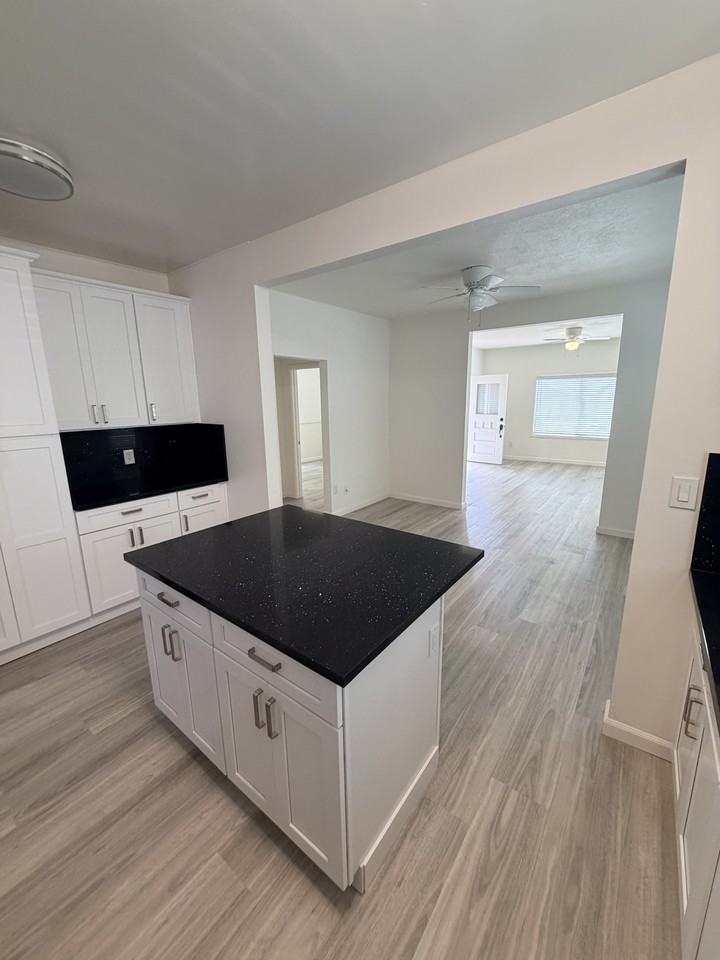 394 N Livermore Ave #NA - Photo 3 of 17