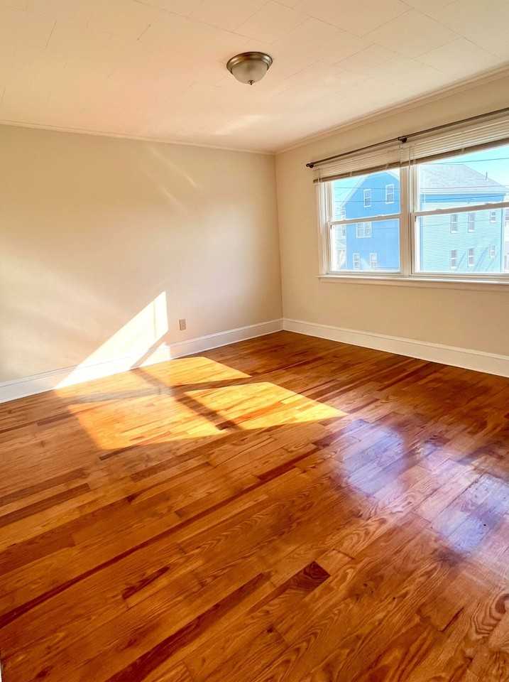 45 Slater St #1 - Photo 3 of 15