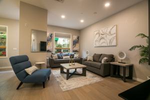 featured image of 3600 Central Ave Se #111