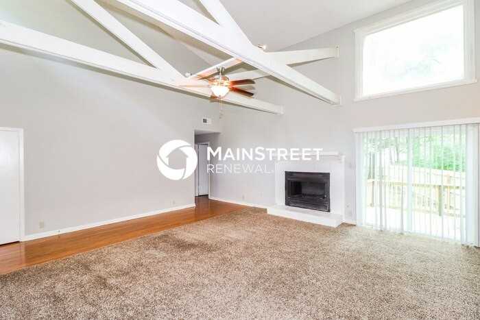 9143 Gainsborough Dr - Photo 4 of 16