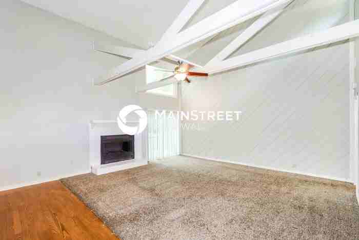 9143 Gainsborough Dr - Photo 5 of 16