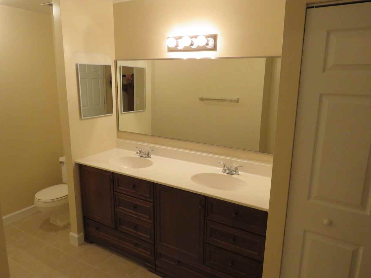 The St. Nicholas Apartments - Photo 4 of 7