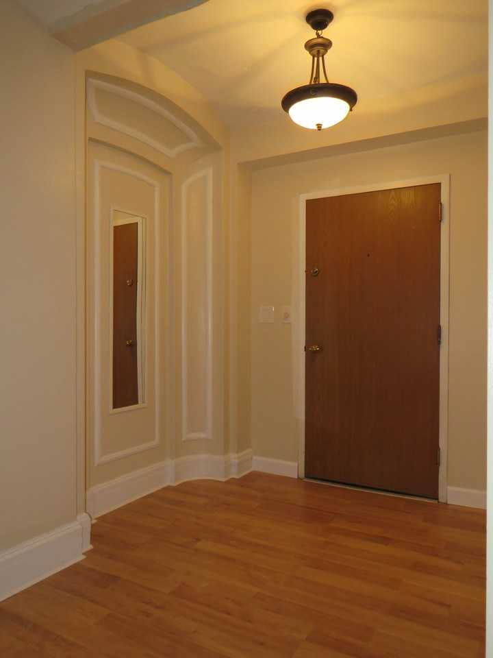 The St. Nicholas Apartments - Photo 5 of 7