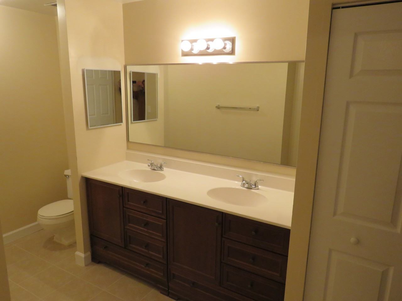 The St. Nicholas Apartments - Photo 6 of 7