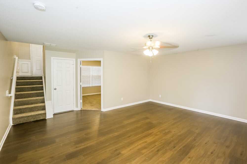 3037 Old Ironside Dr - Photo 6 of 17