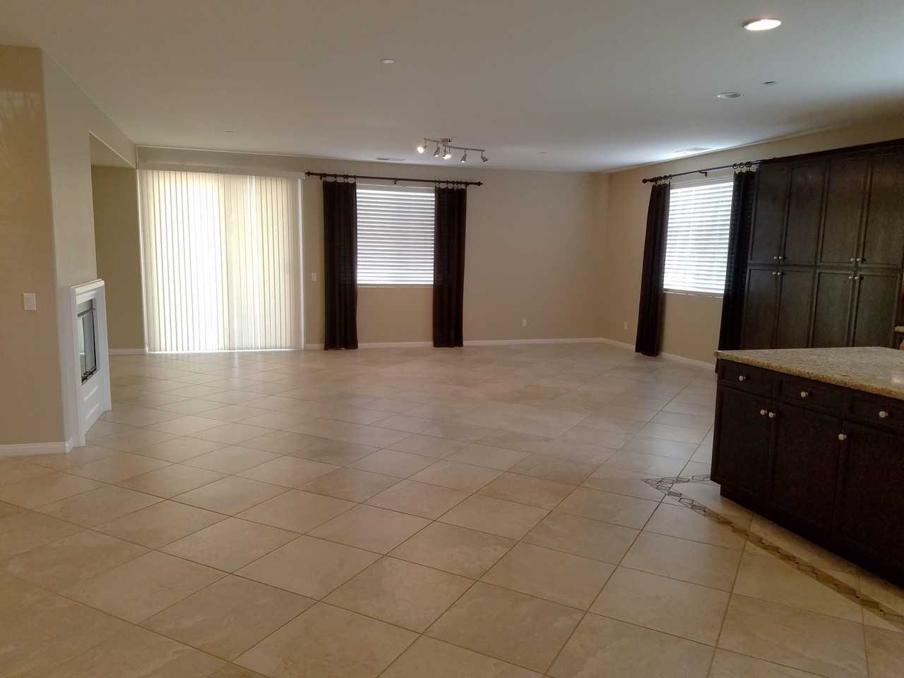 3424 Desert Creek Trl - Photo 4 of 31