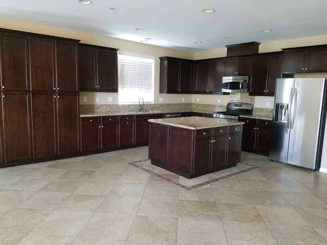 3424 Desert Creek Trl - Photo 6 of 31