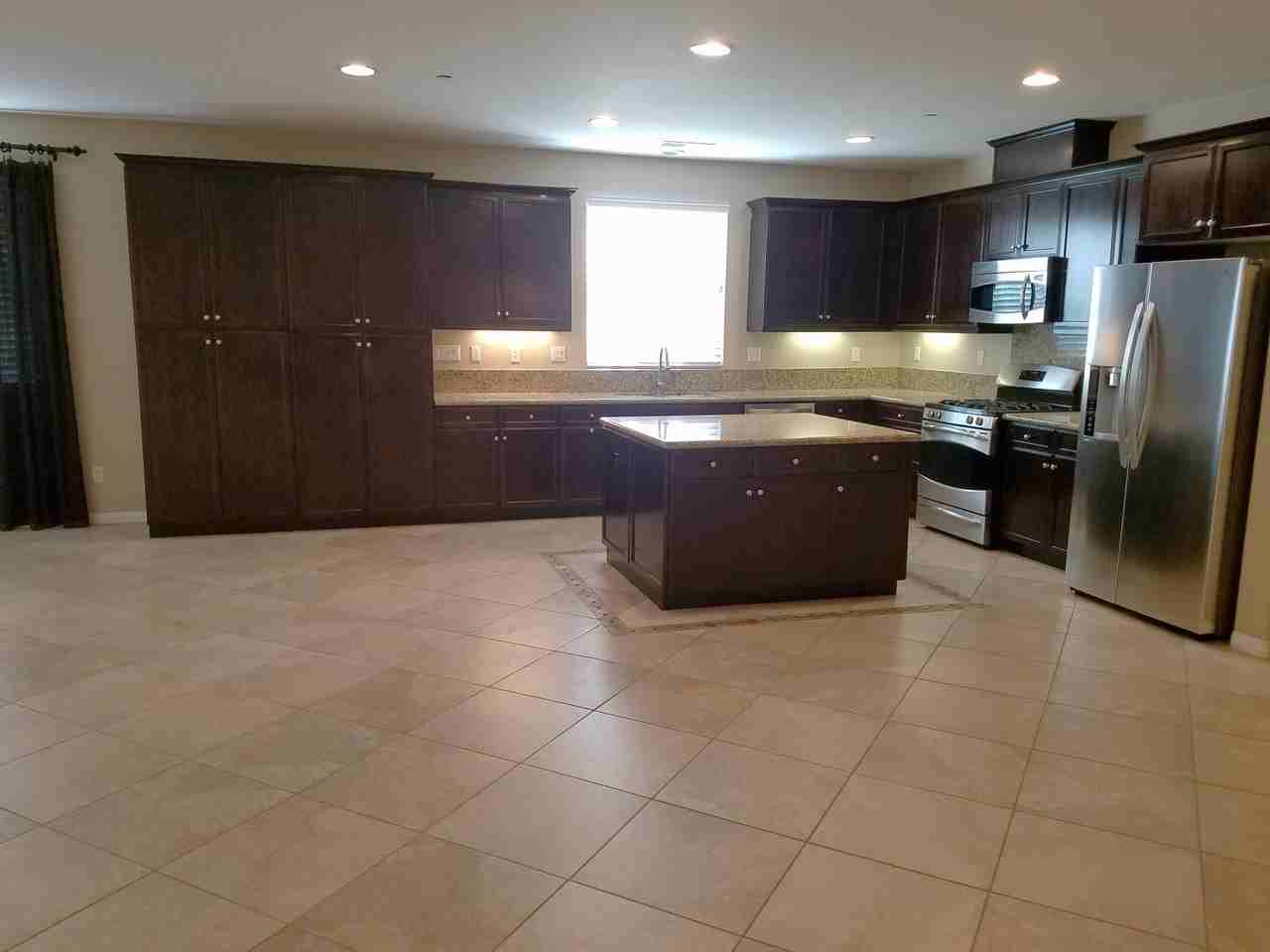 3424 Desert Creek Trl - Photo 7 of 31