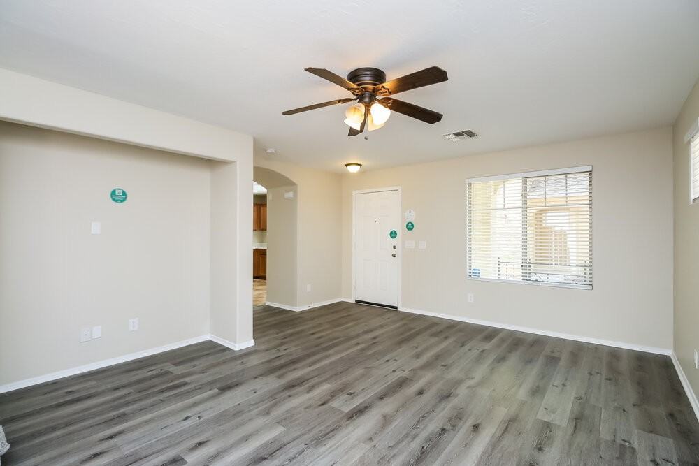 2451 E Vermont Dr - Photo 5 of 17