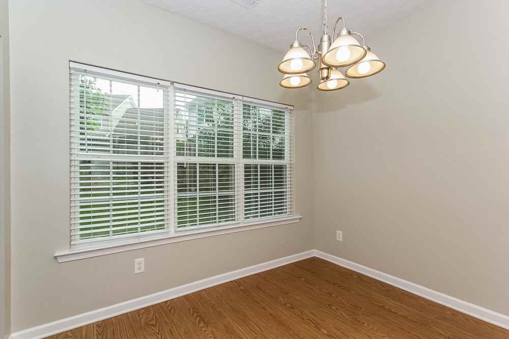 64 Crescent St - Photo 3 of 15