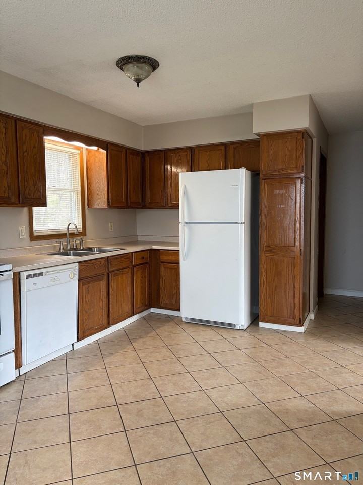 158 Daley Dr - Photo 5 of 13