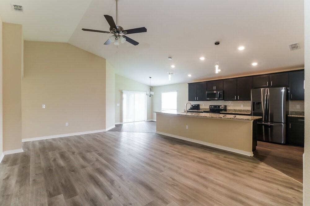 6784 Hanworth Ln - Photo 5 of 16