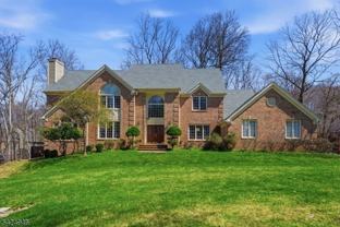 11 Rosewood Ln - Photo 1 of 1