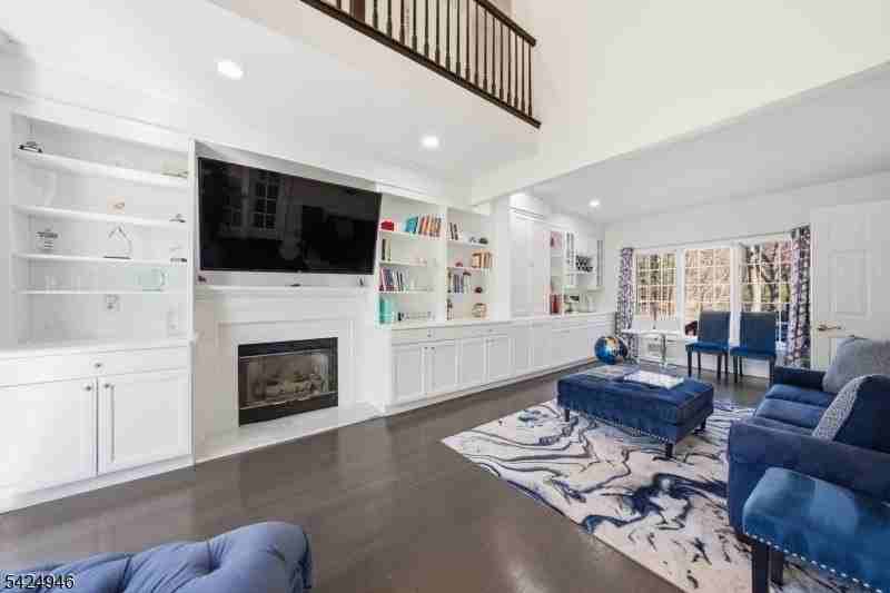 11 Rosewood Ln - Photo 7 of 50