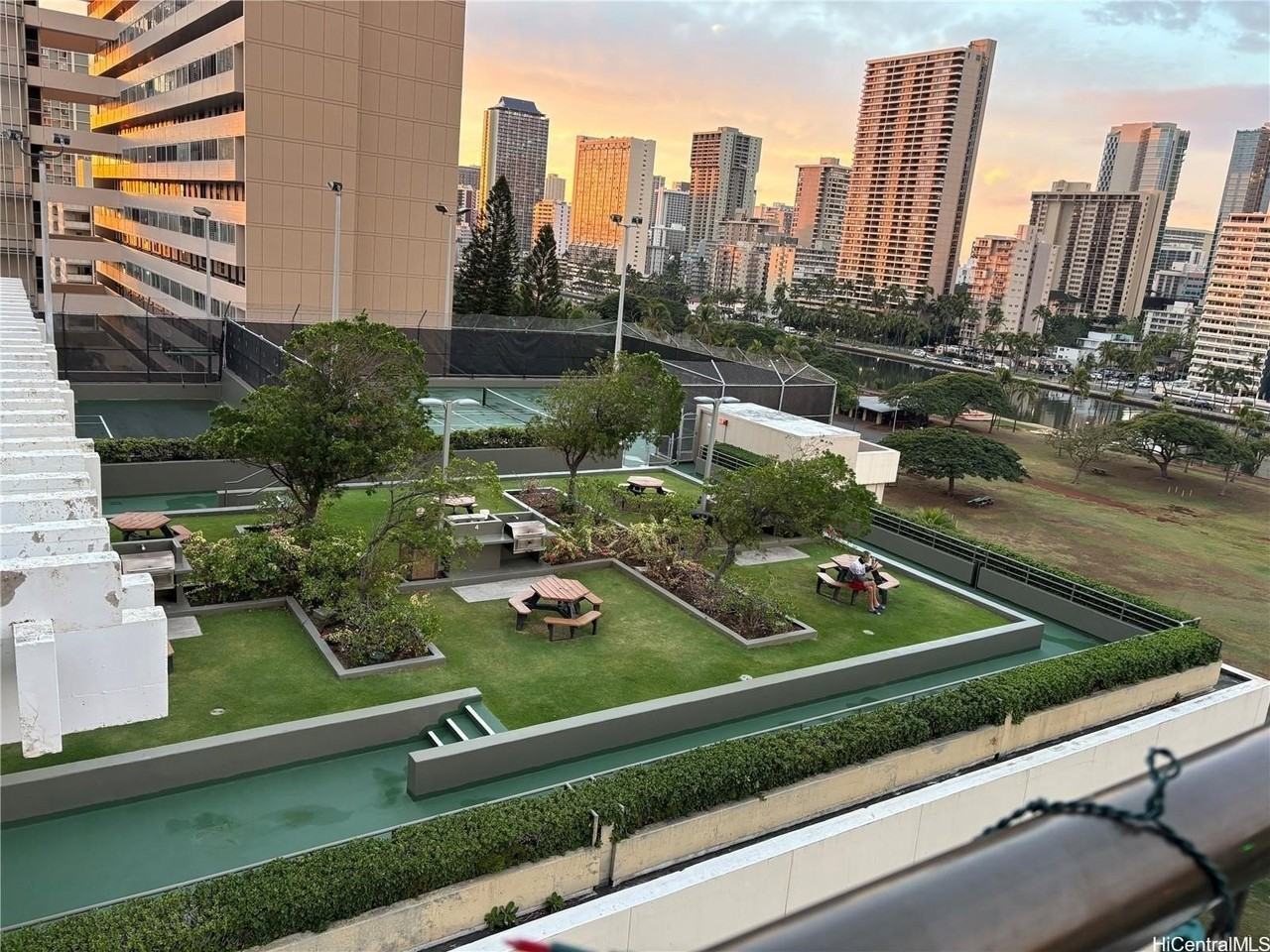 2333 Kapiolani Blvd #1008A