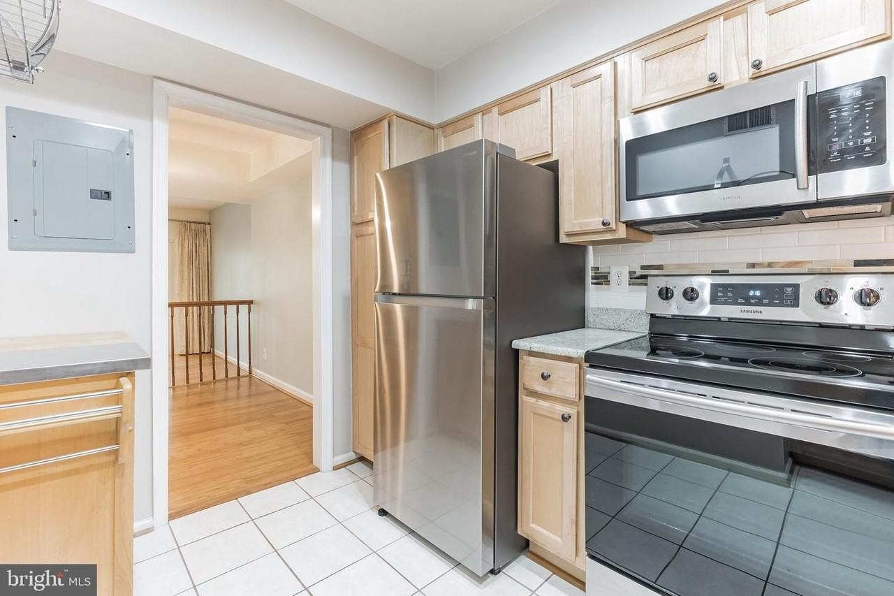 2907 S Woodstock St Apt A - Photo 6 of 37