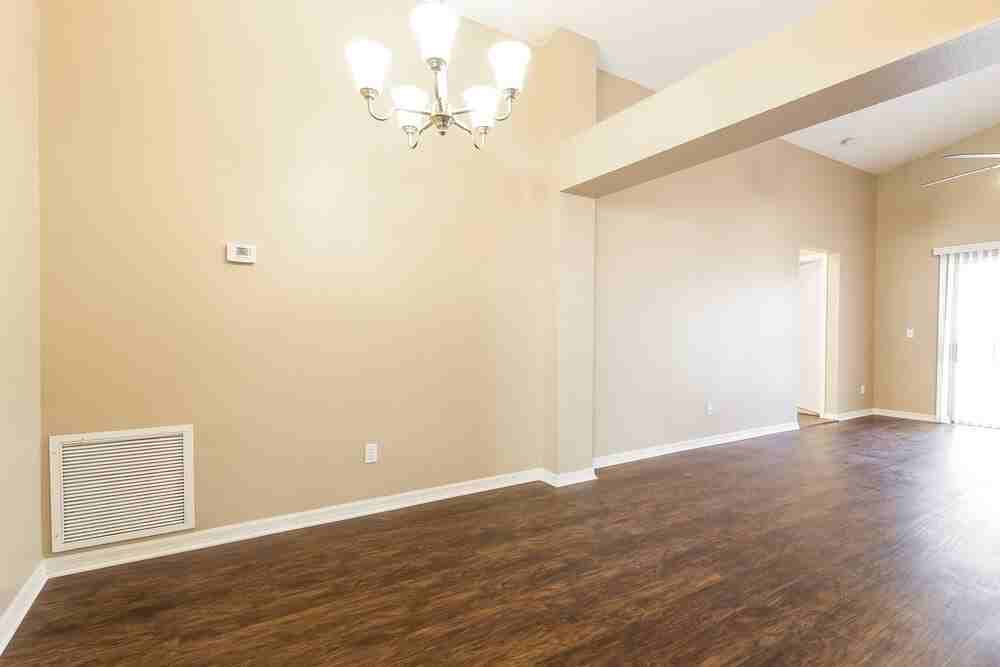 3318 Cypress Point Cir - Photo 2 of 15