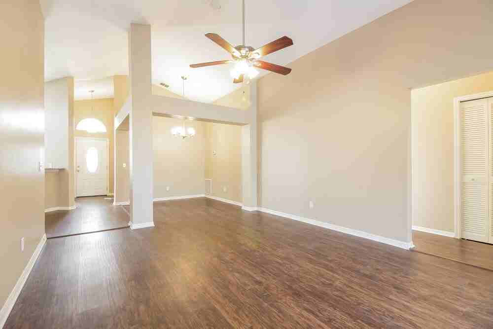 3318 Cypress Point Cir - Photo 4 of 15