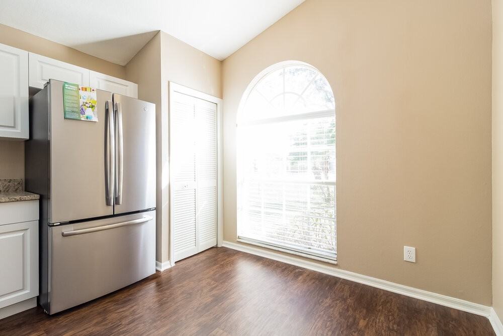 3318 Cypress Point Cir - Photo 5 of 15