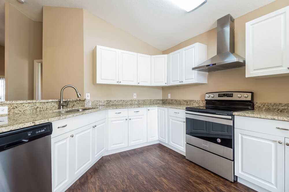 3318 Cypress Point Cir - Photo 6 of 15