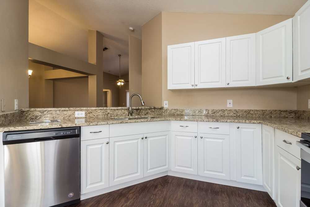 3318 Cypress Point Cir - Photo 7 of 15