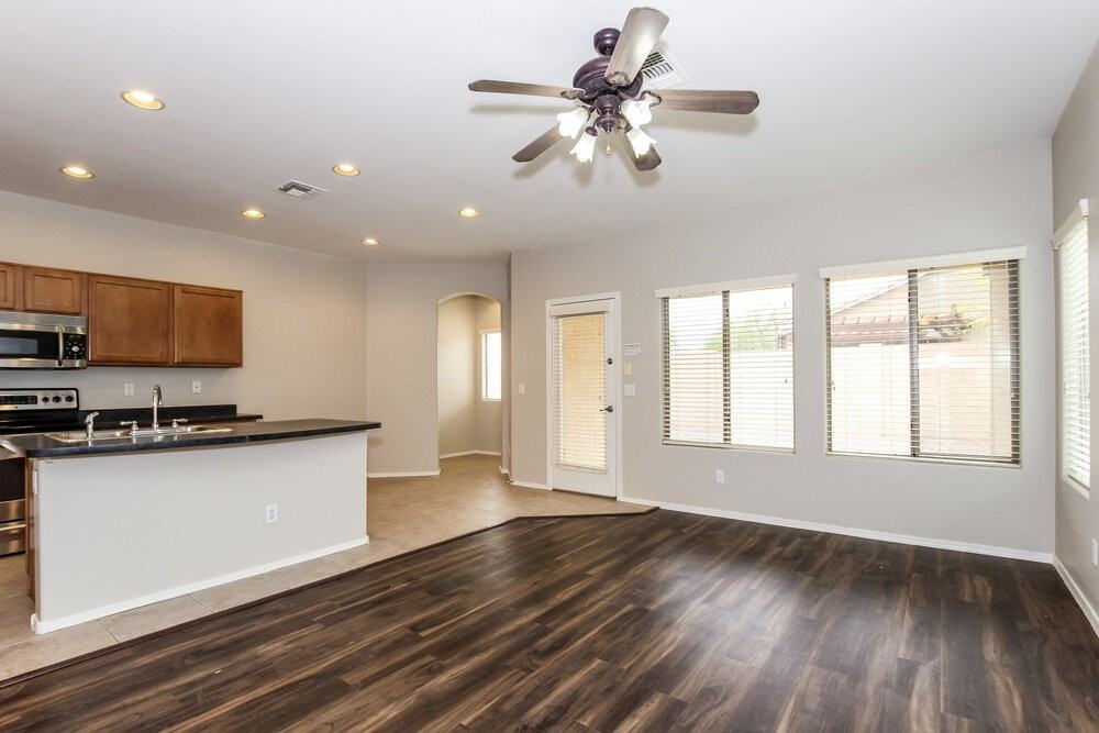 17722 W Marshall Ln - Photo 5 of 15