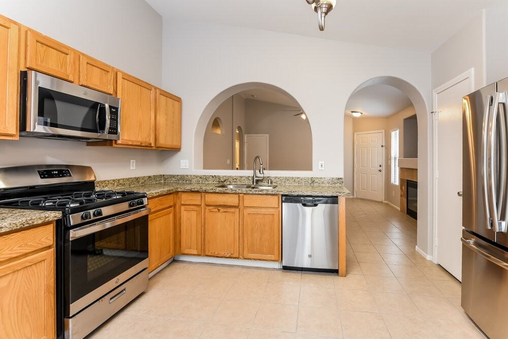 6743 Bison Creek St - Photo 7 of 16