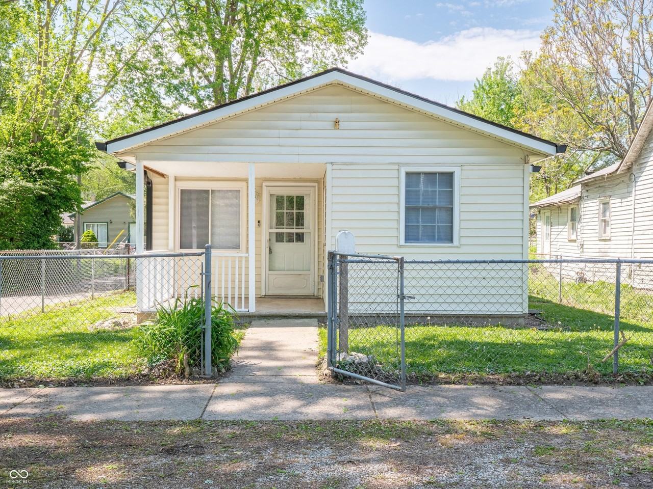 450 Duane St - Photo 2 of 36