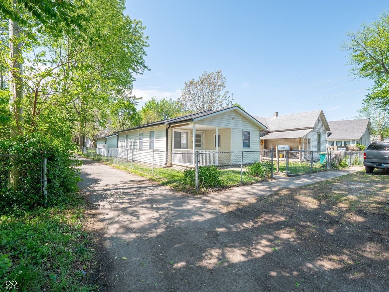 450 Duane St - Photo 3 of 36