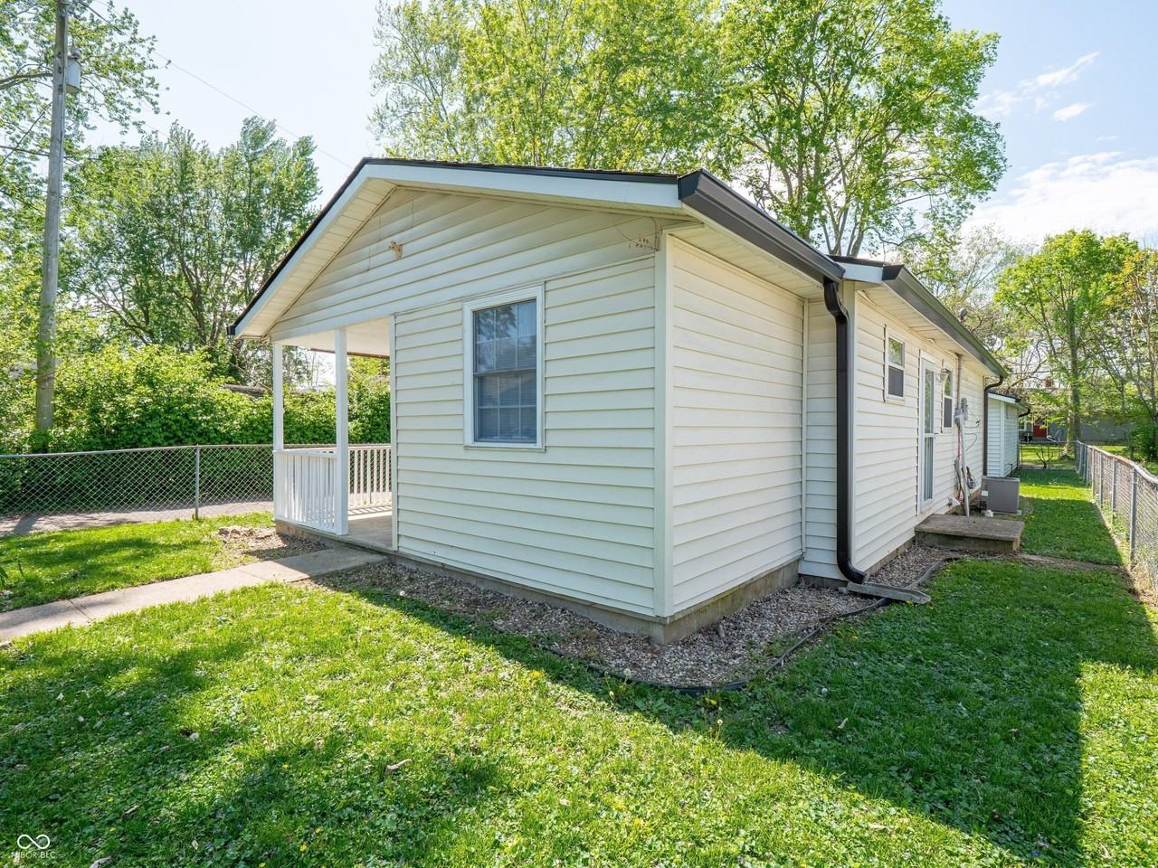 450 Duane St - Photo 5 of 36