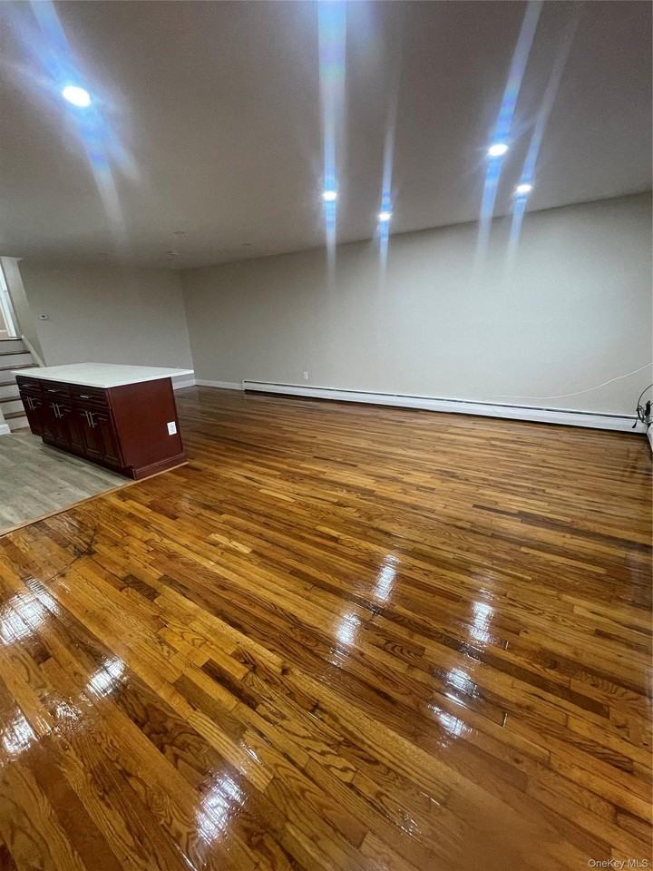 1226 Bergen Ave #3 - Photo 5 of 8