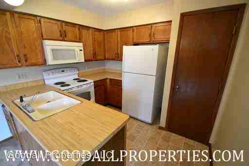 9050 Indian Hills Dr - Photo 3 of 13